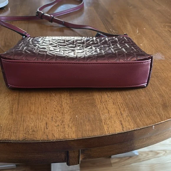 Calvin Klein small crossbody bag - Picture 2 of 7